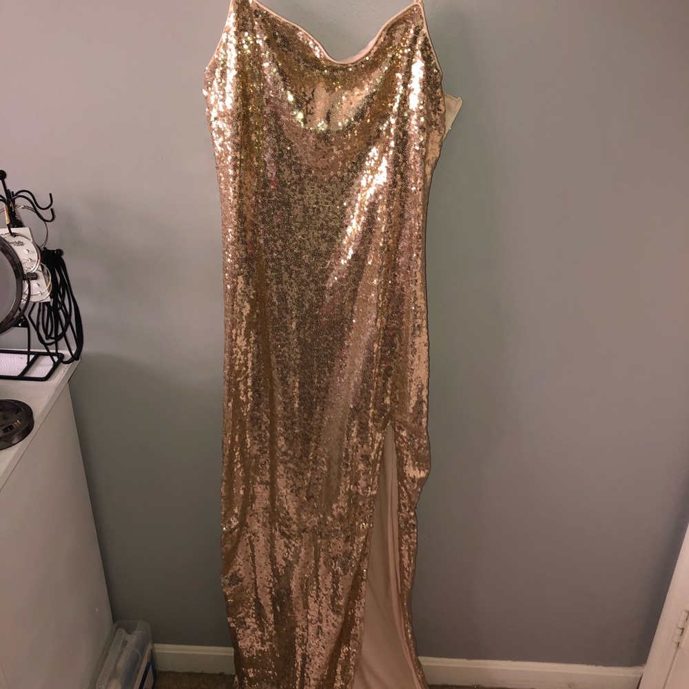 Maxi sequin gold dress